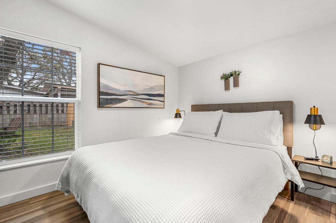 New! The Yellow Door- Downtown Wimberley W/ River Access Exterior foto